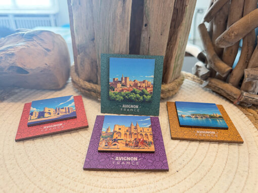 Magnets en Bois à Avignon : Artisanat Local & Personnalisation 2026